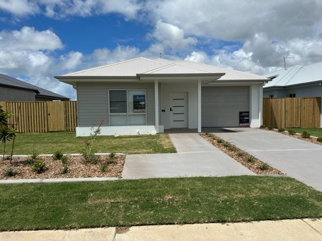 1   Chenoweth Dve 43 - Front