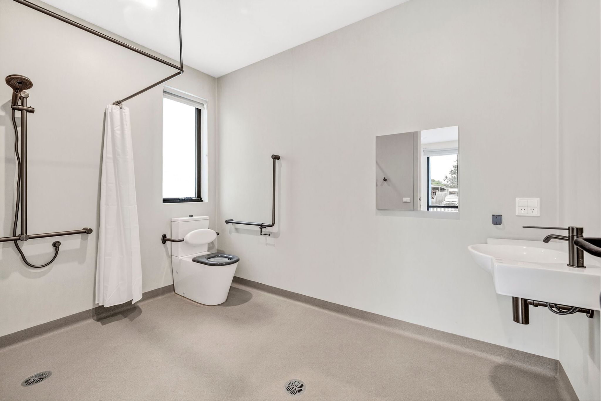 web 1762861157353_bwrm-009