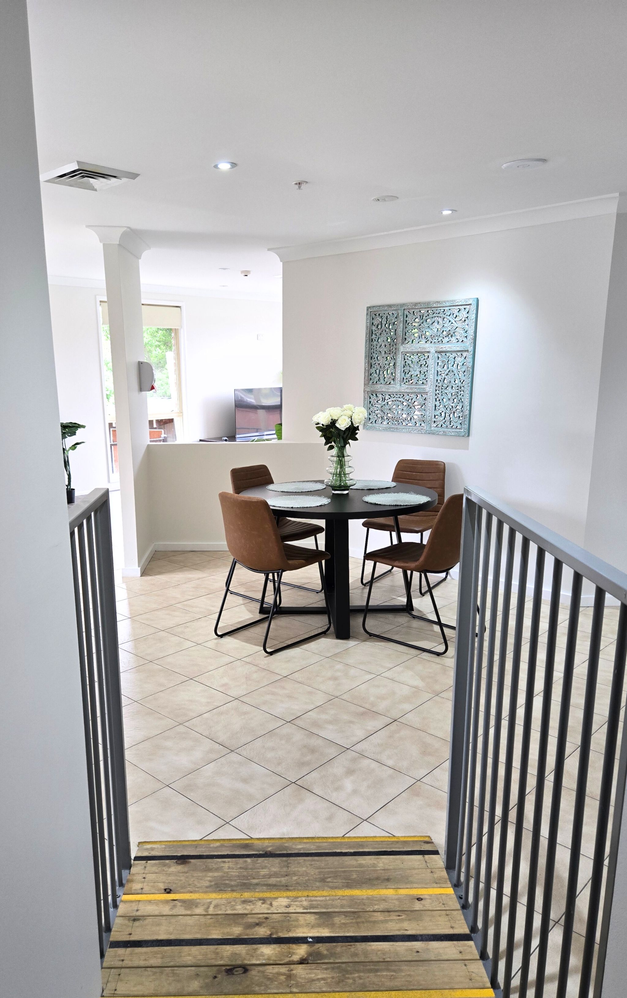 1 3 Eschol Park_inside_024