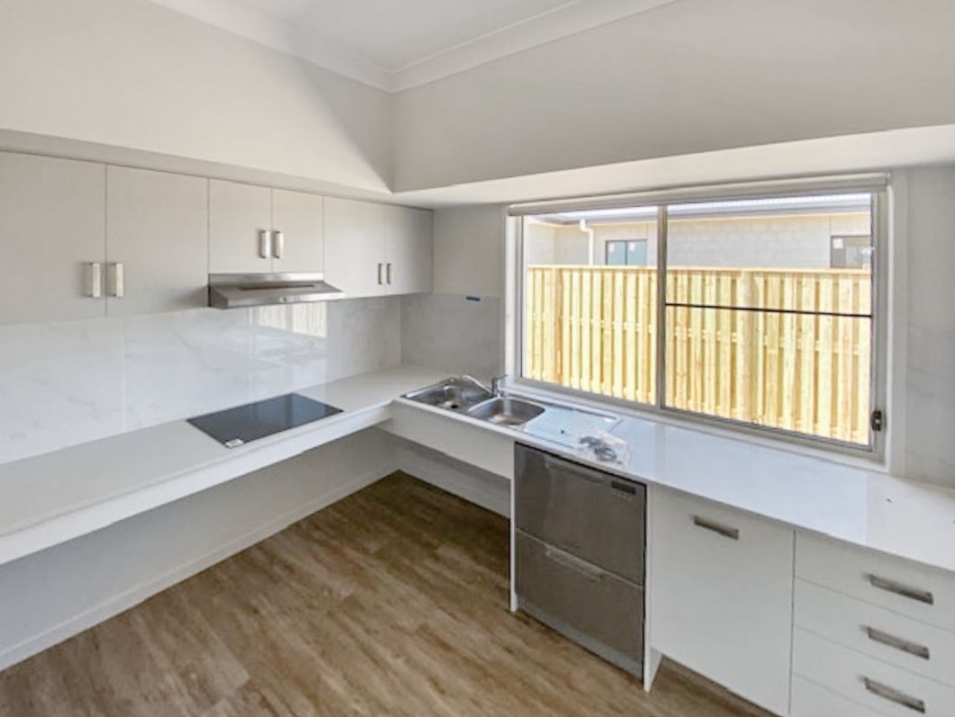 4   Chenoweth Dve 43 - Kitchen2