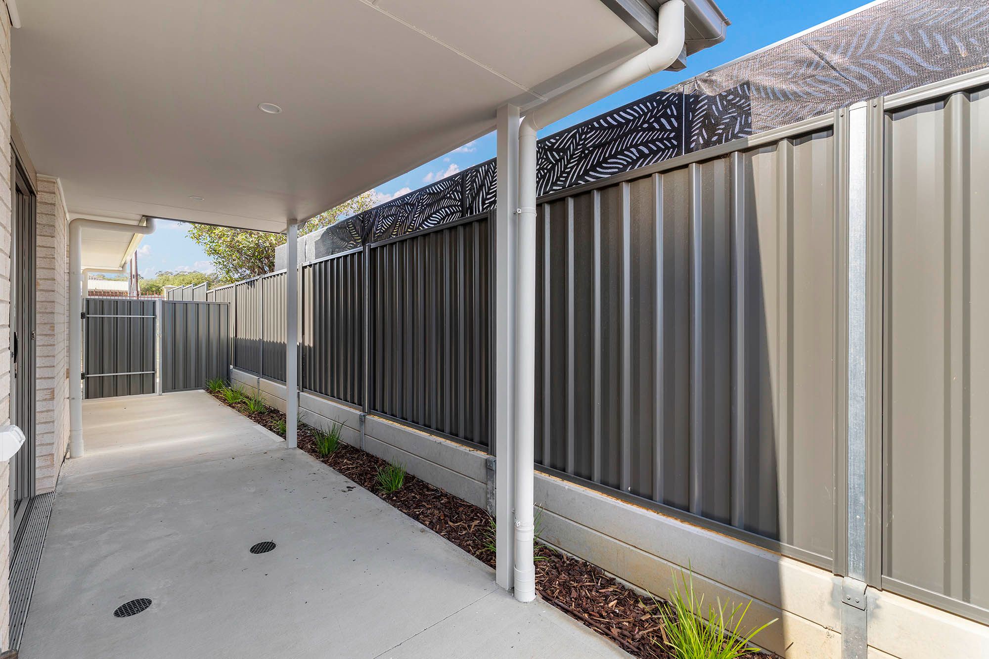 O Halloran 1 BR - Alfresco LR No Logo