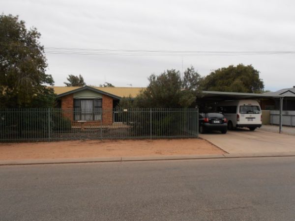 Reginald Port Pirie  1)