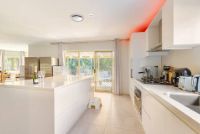 KITCHEN SIDE