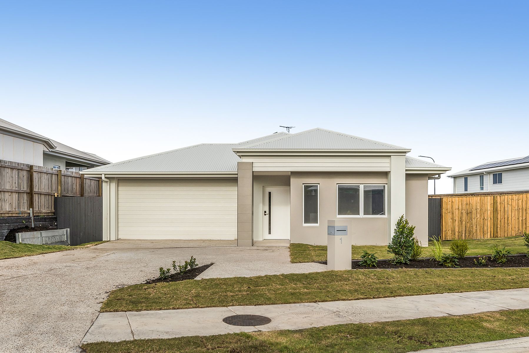 1 Halifax st Redland Bay Qld    2HPS + OOA House (02)