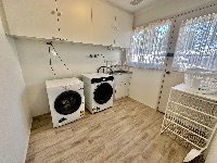 27E16BE2 4DB1-4528-81F4-C39FF25CFC6C