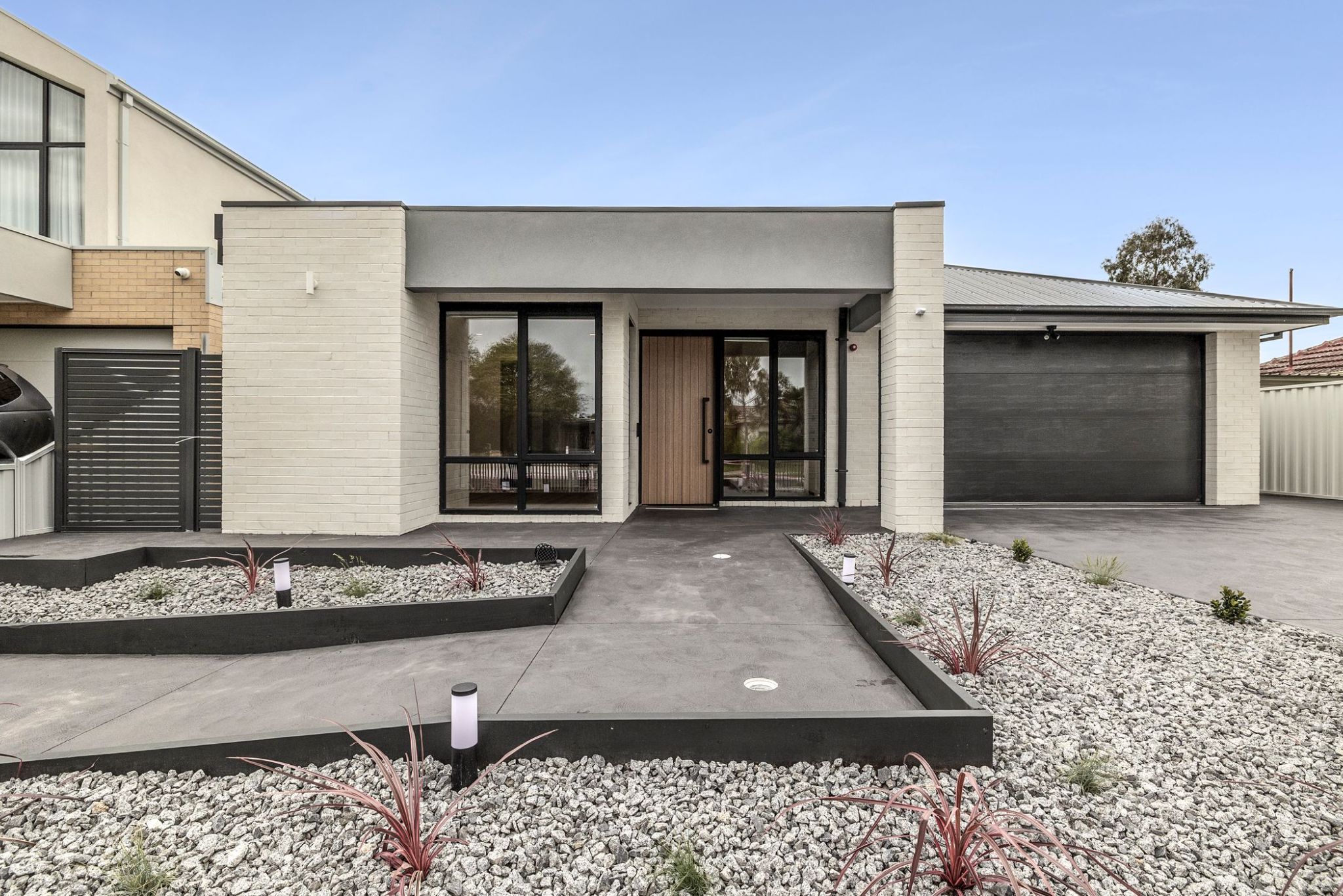 web 1762861157355_bwrm-011