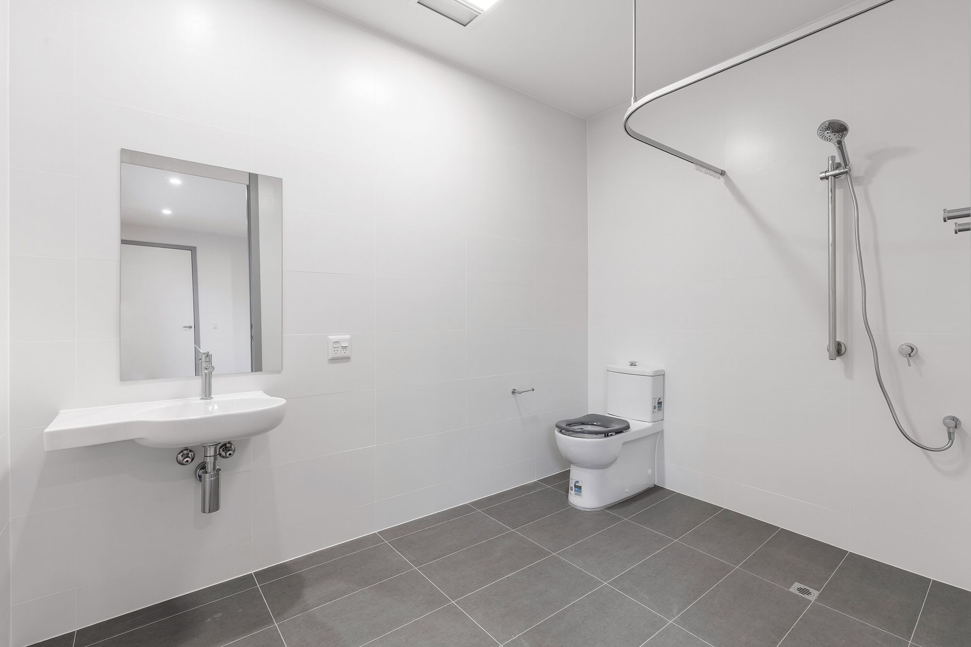 O Halloran 1 BR - Ensuite 1 LR No Logo