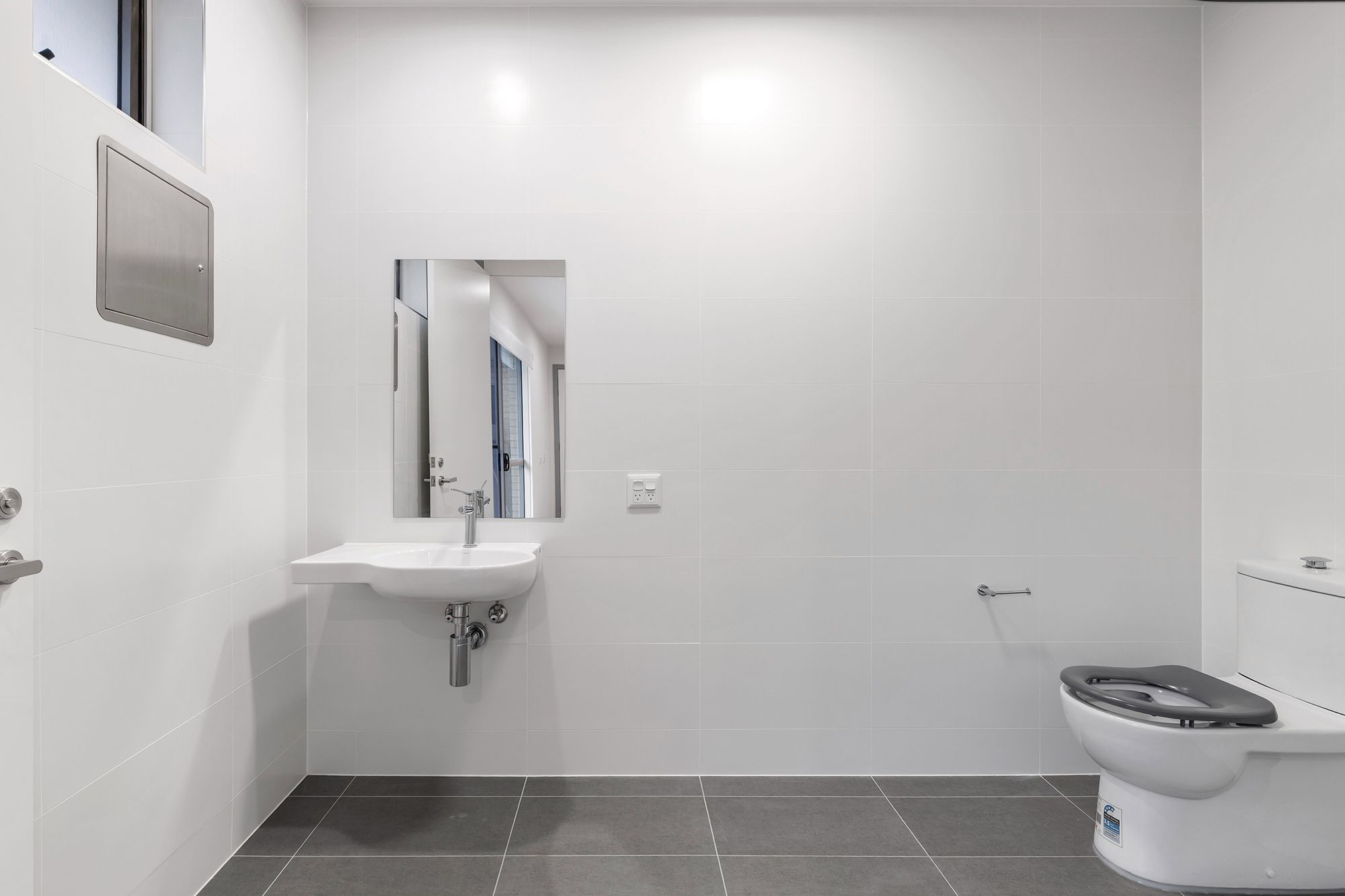 O Halloran 1 BR - Ensuite 2 LR No Logo
