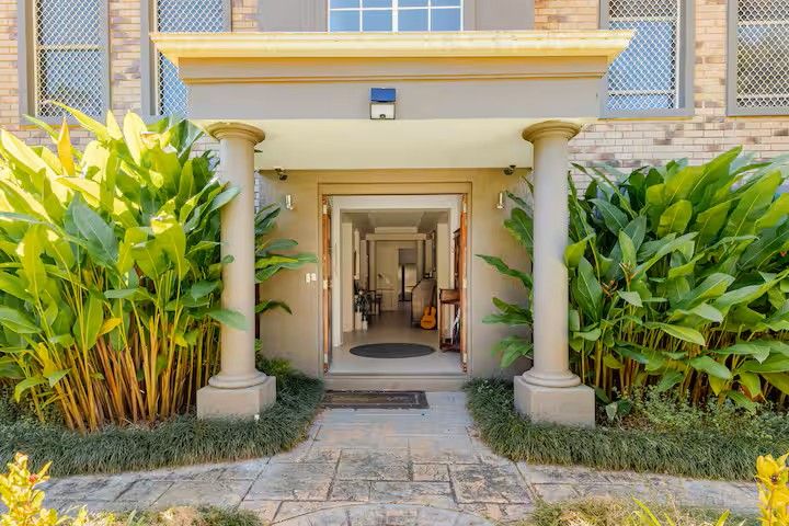 EXTERIOR   FRONT DOOR