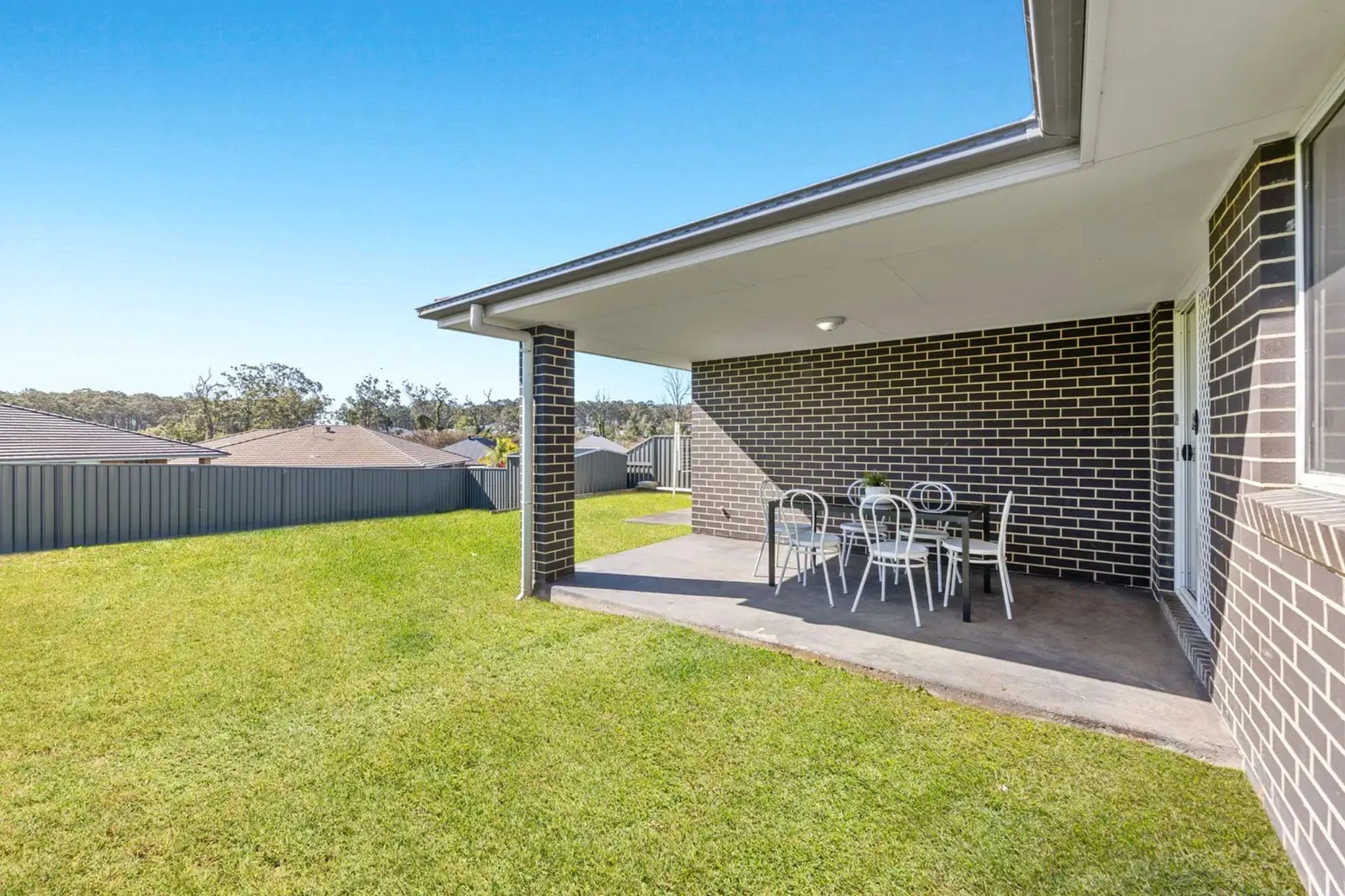 13 clydesdale-street-wadalba-covered-alfresco-and-backyard