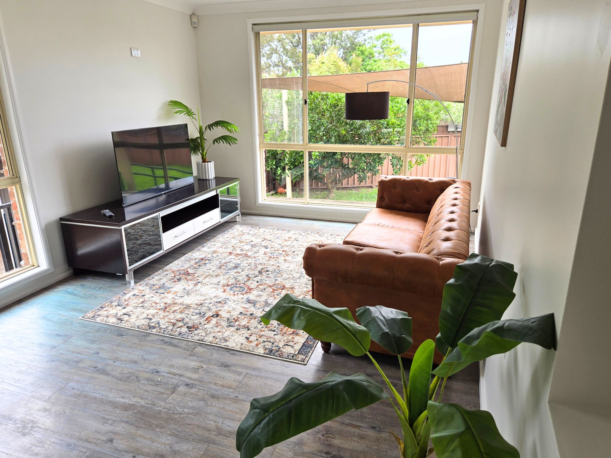 1 3 Eschol Park_inside_008