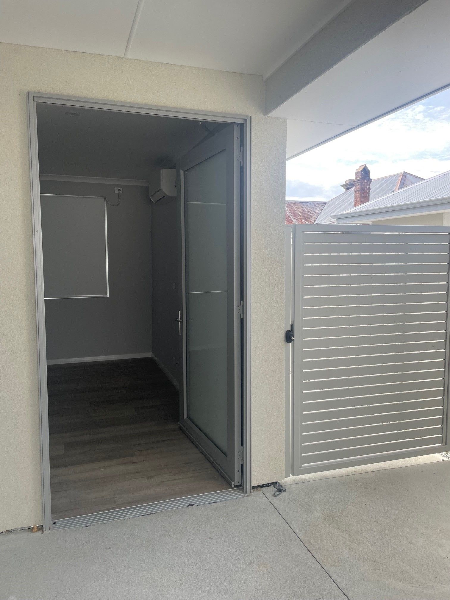 Villa B Midland Entry
