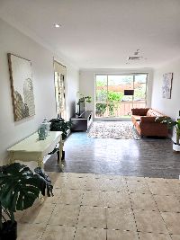 1 3 Eschol Park_inside_013