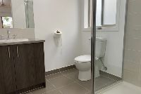 Edgars Rd Bathroom 1