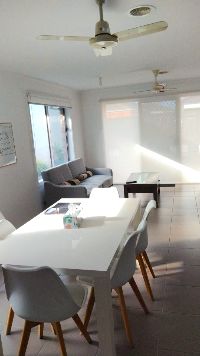 Edgars Road lounge 2