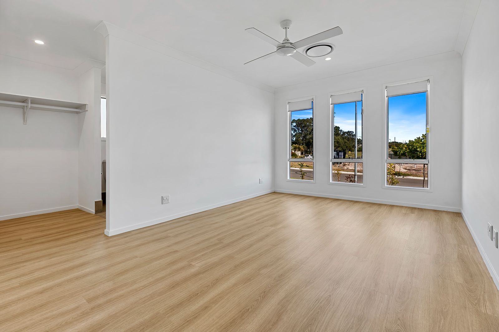 004 Open2view_ID966815-1_Ryan_Court