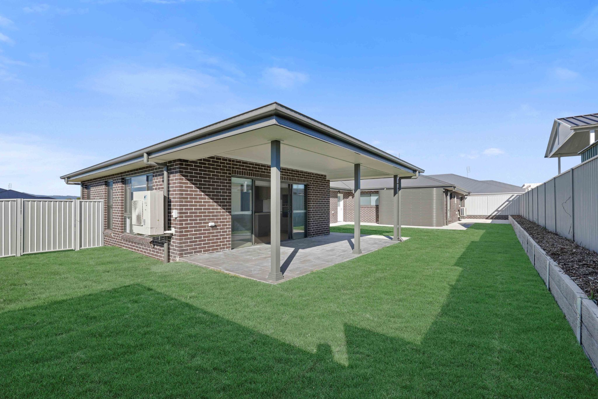 38 Mustang Close  48)