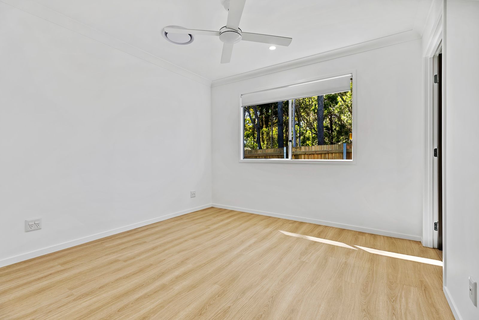 008 Open2view_ID966815-1_Ryan_Court