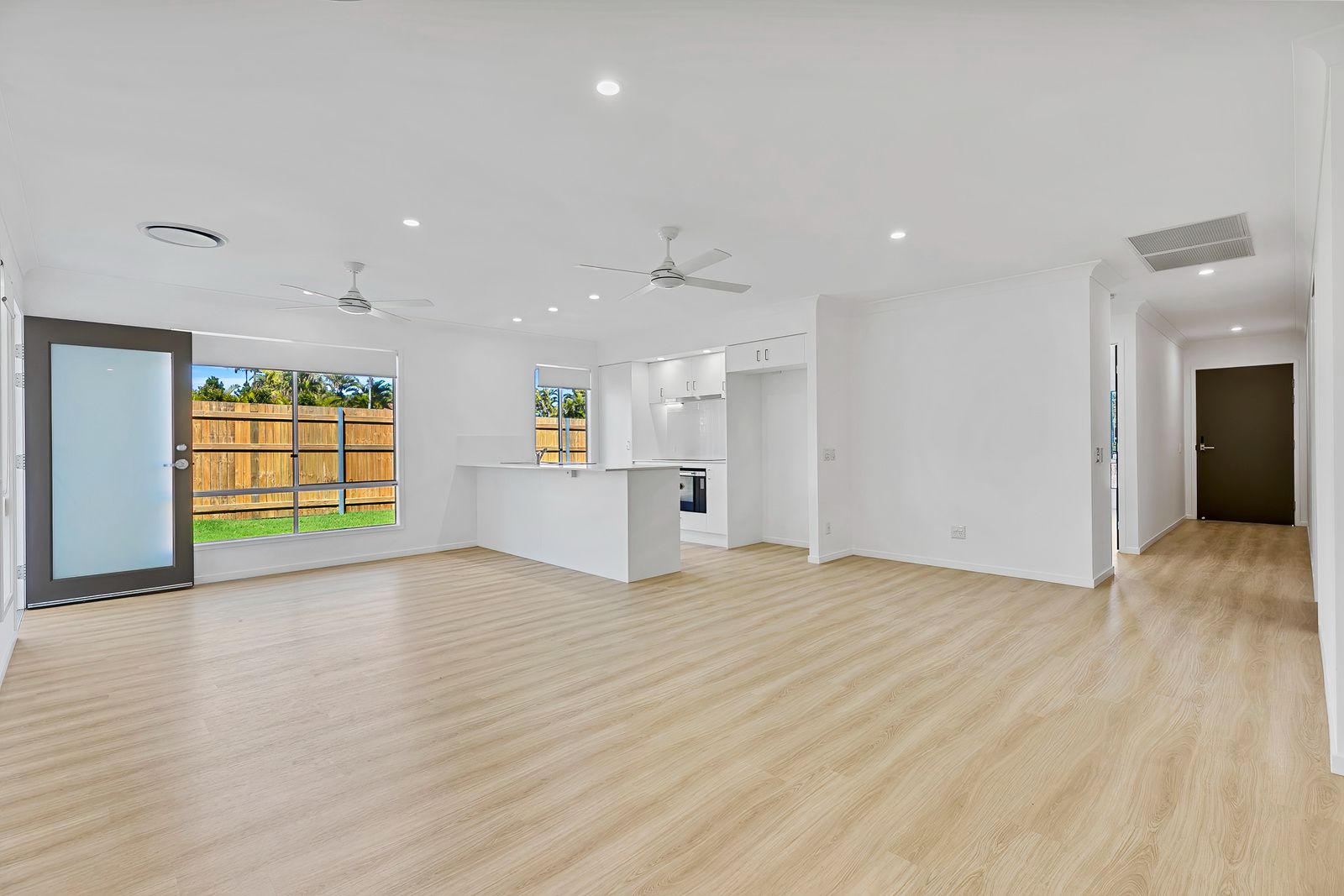 010 Open2view_ID966815-1_Ryan_Court