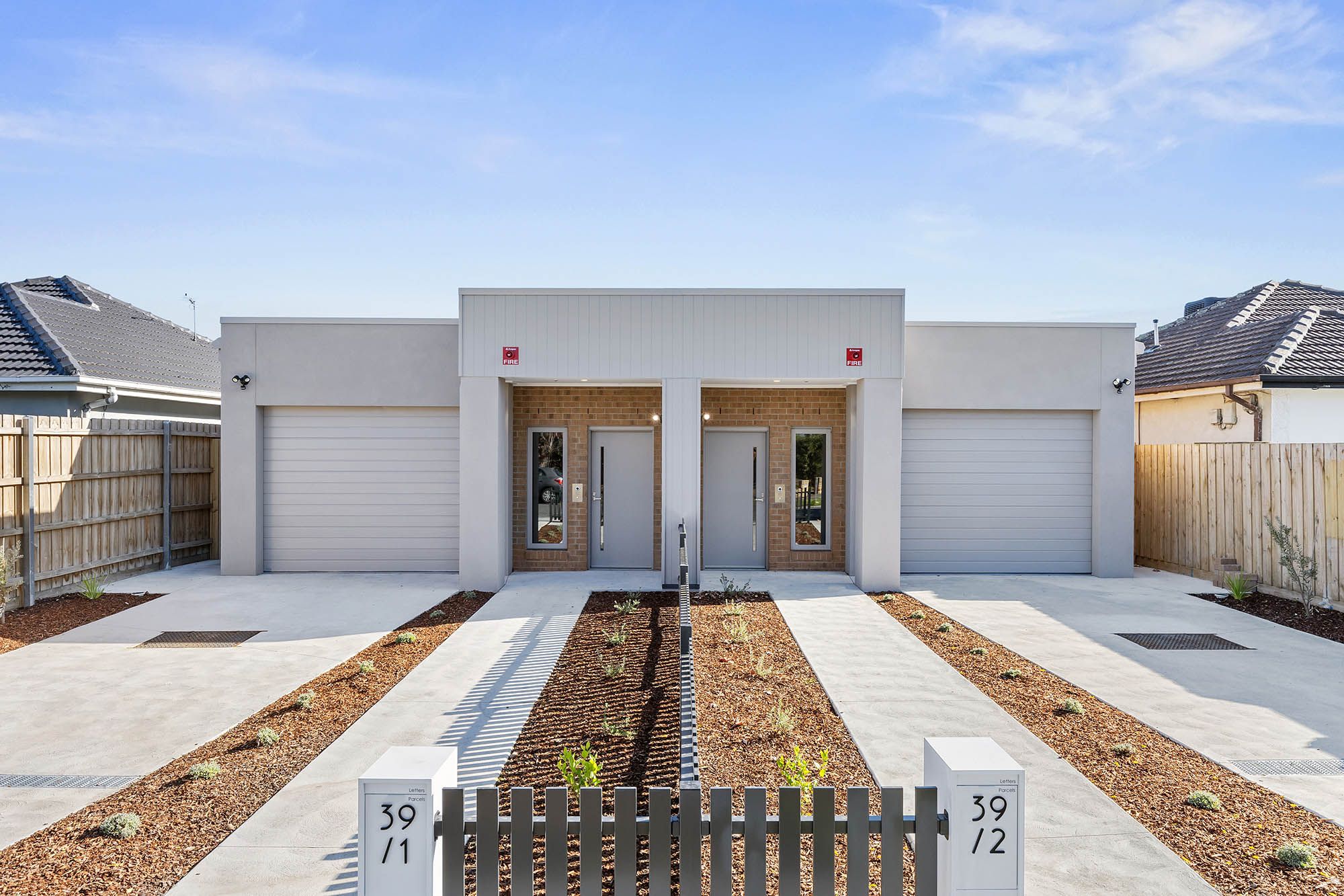 Houston   Facade Both 1 LR No Logo