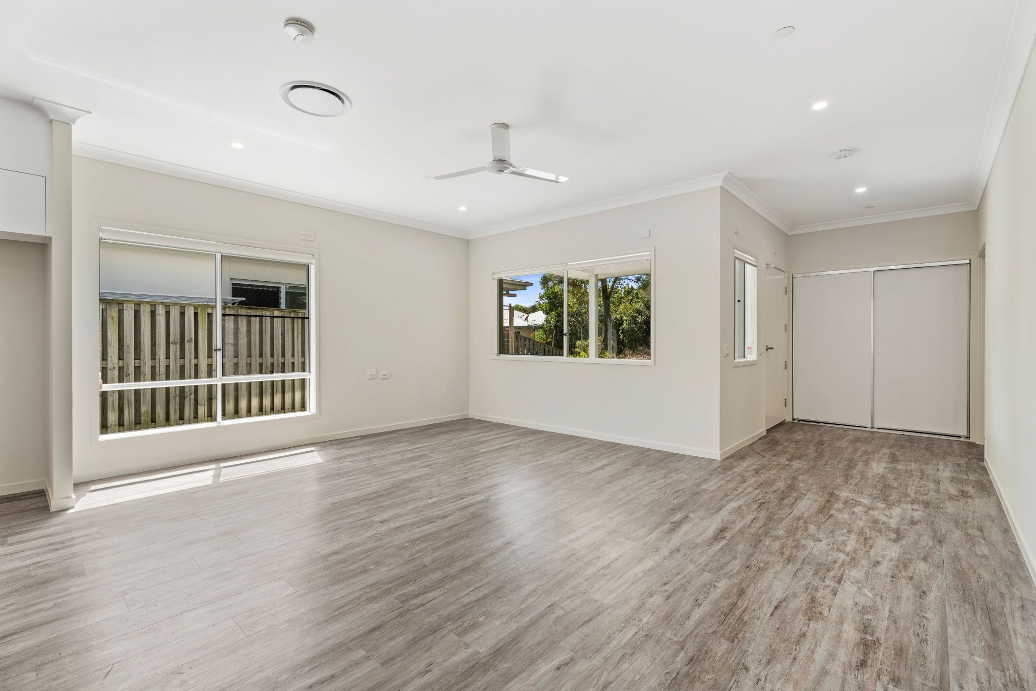 010 Open2view_ID938204-14_Halyard_Crescent