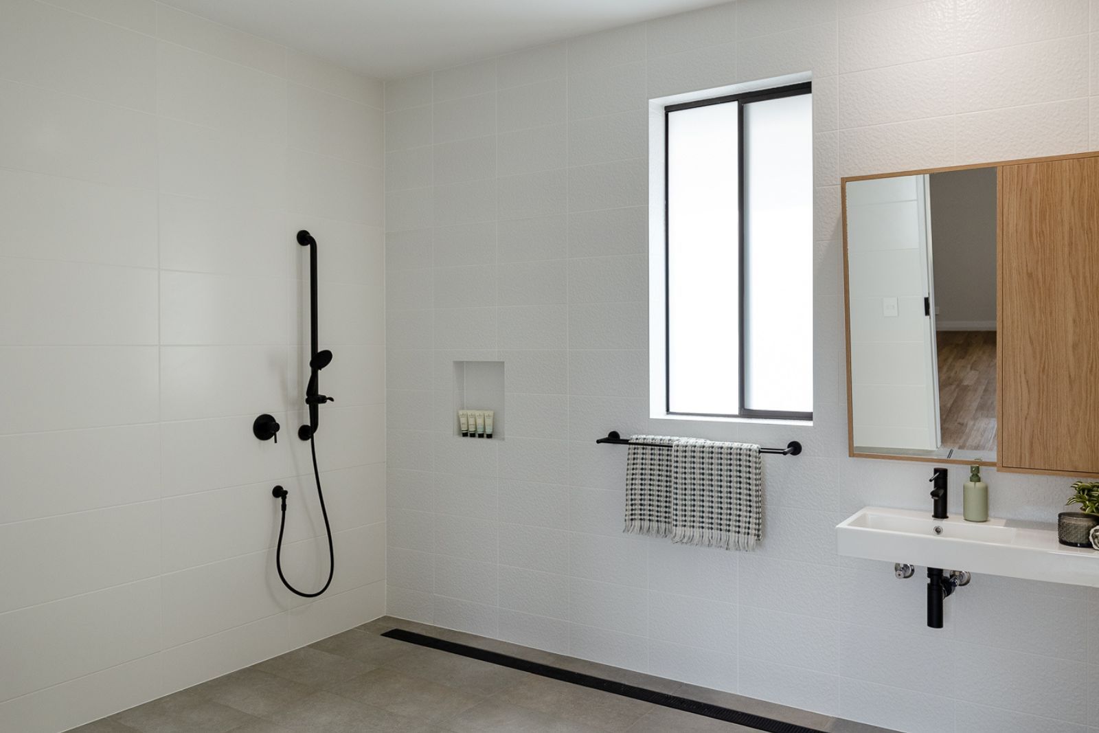 Donegal SA Sana Living SDA 8