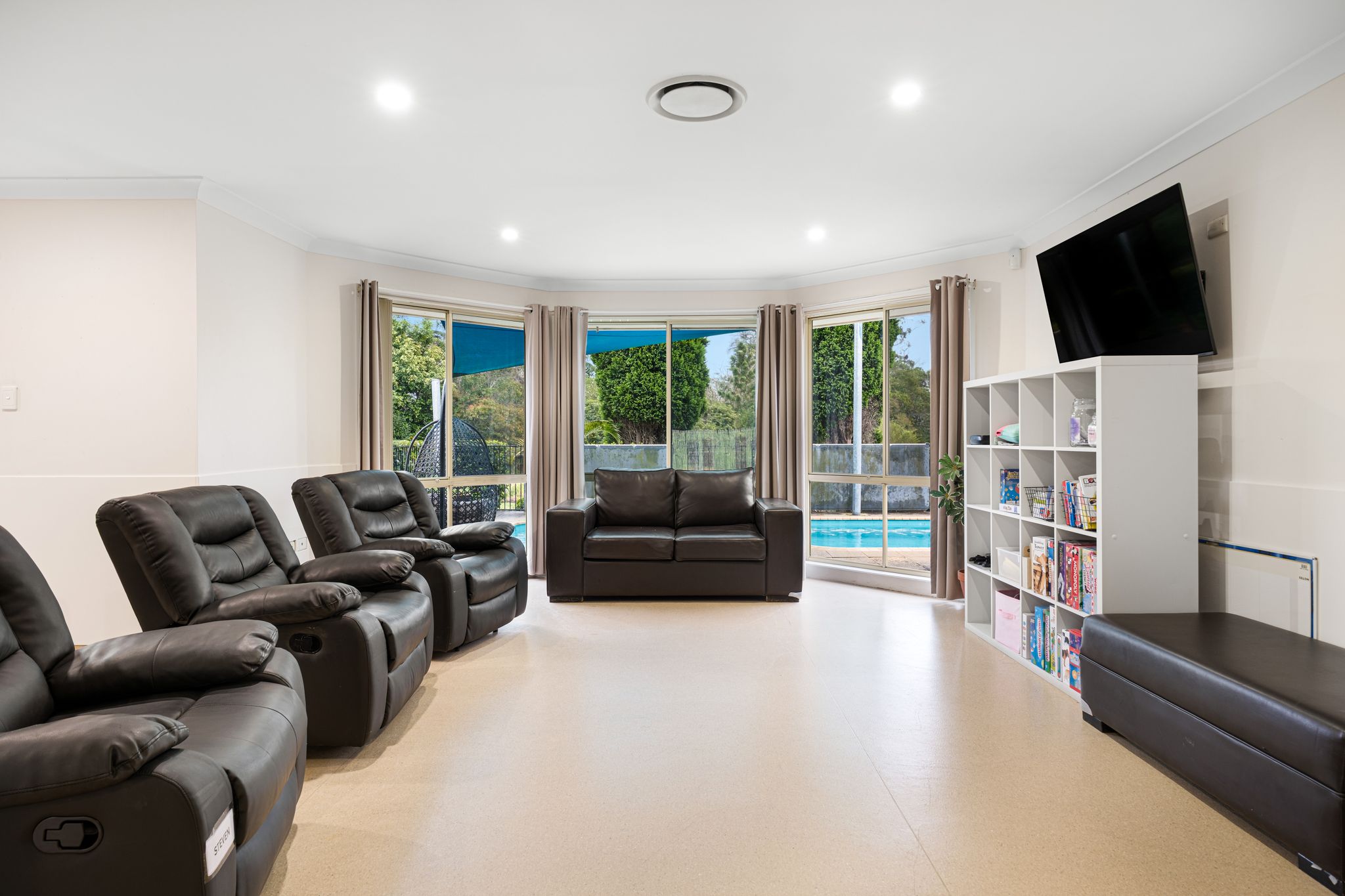 90Goodwins web-low-5