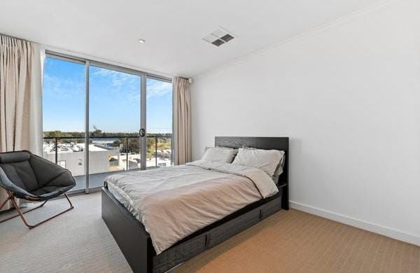 f94ce5c7 a861-436f-8b2d-6fec65bf9820