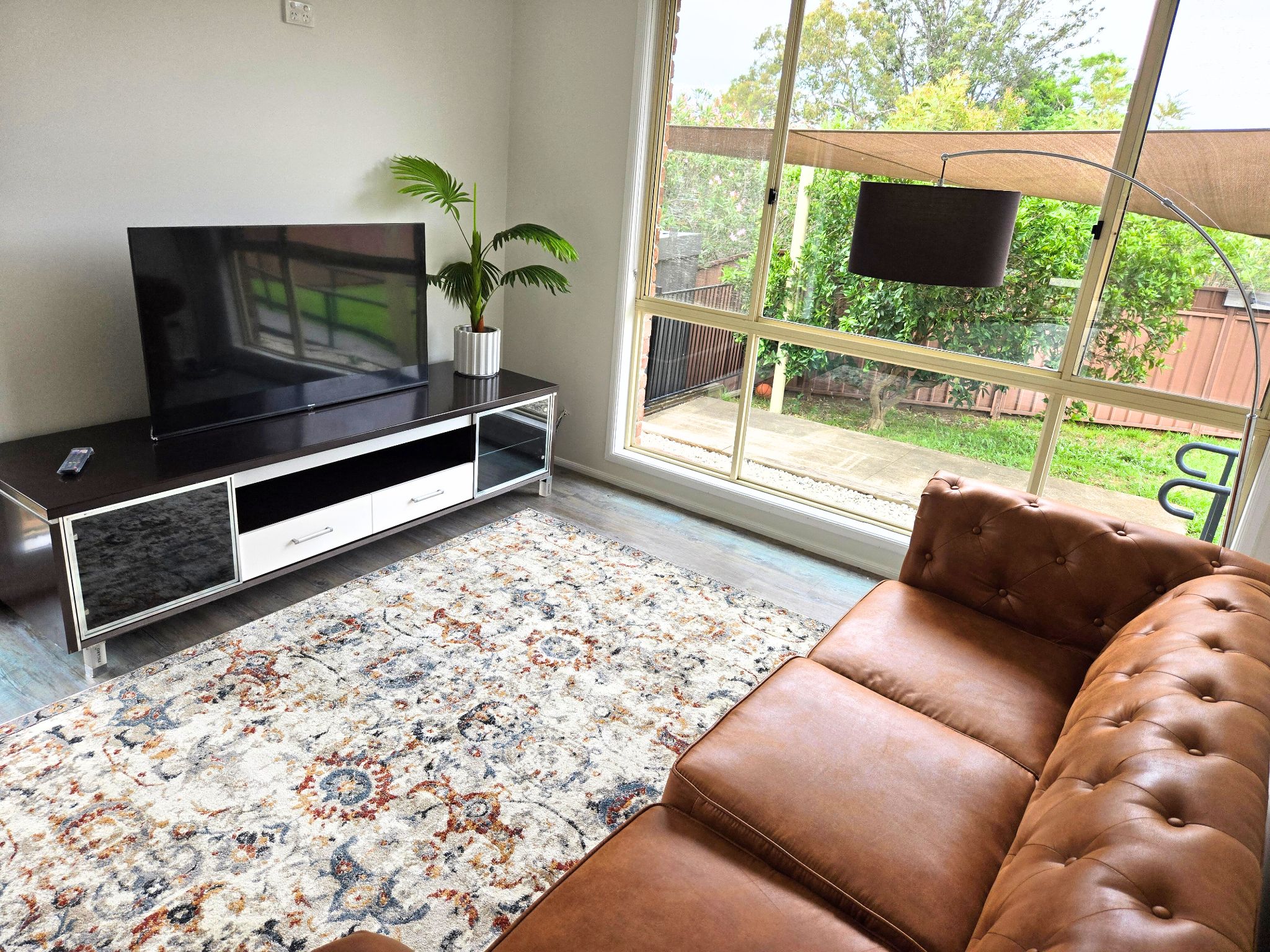 1 3 Eschol Park_inside_021