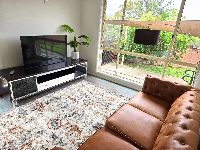 1 3 Eschol Park_inside_021