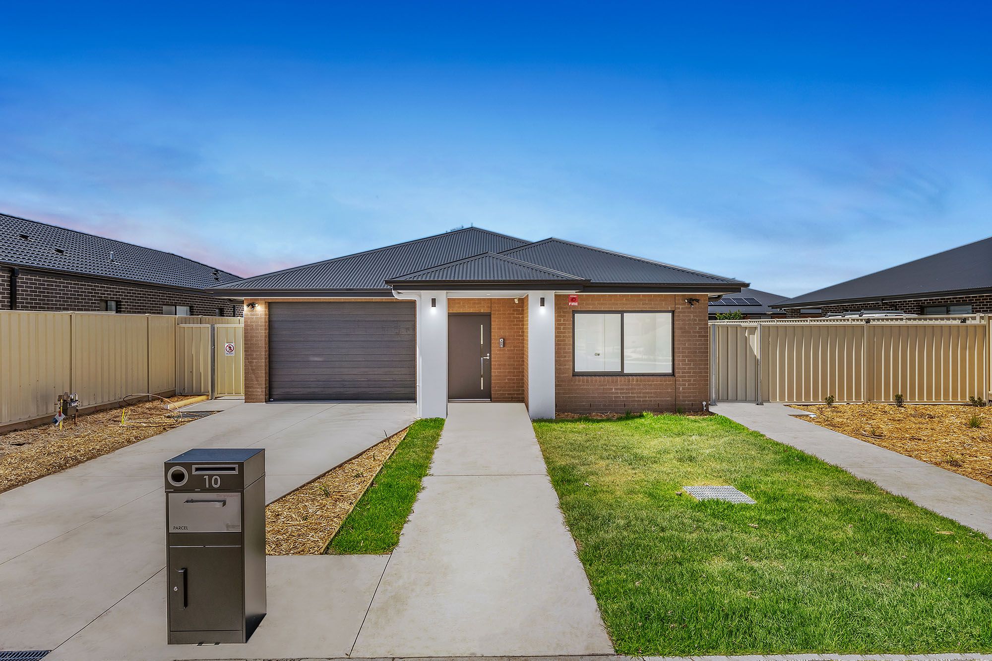 Sandringham   Facade 1 Dusk LR No Logo