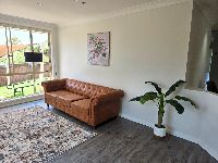 1 3 Eschol Park_inside_002