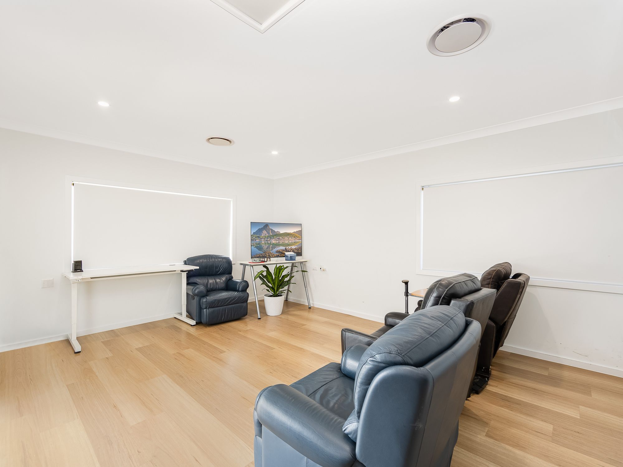 007 Open2view_ID935742-69_Ringal_Crescent