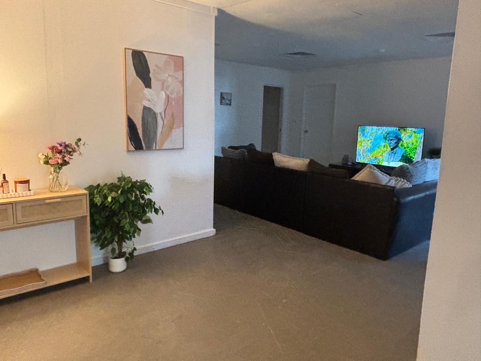 Entry and loungeroom back unit