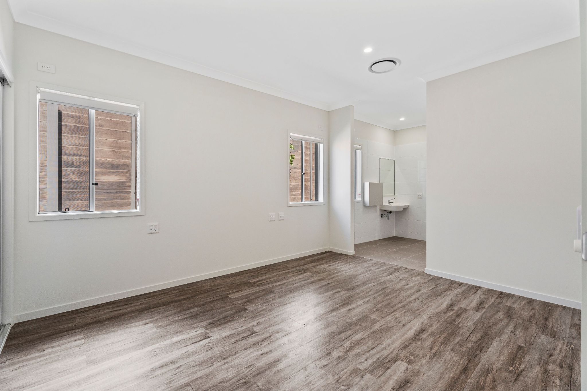 011 Open2view_ID938204-14_Halyard_Crescent