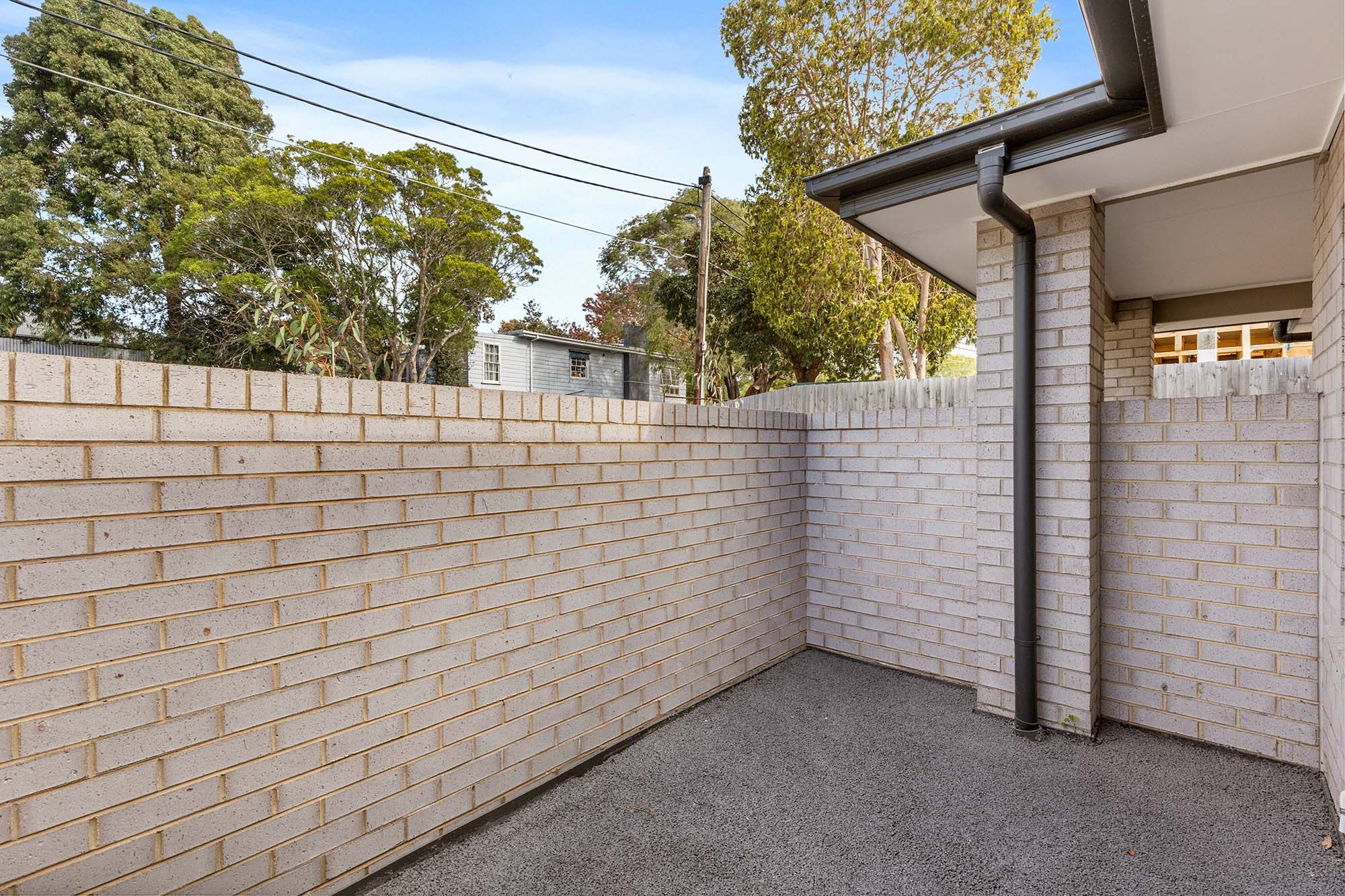 John   Dwelling 1 Courtyard 1 LR No Logo