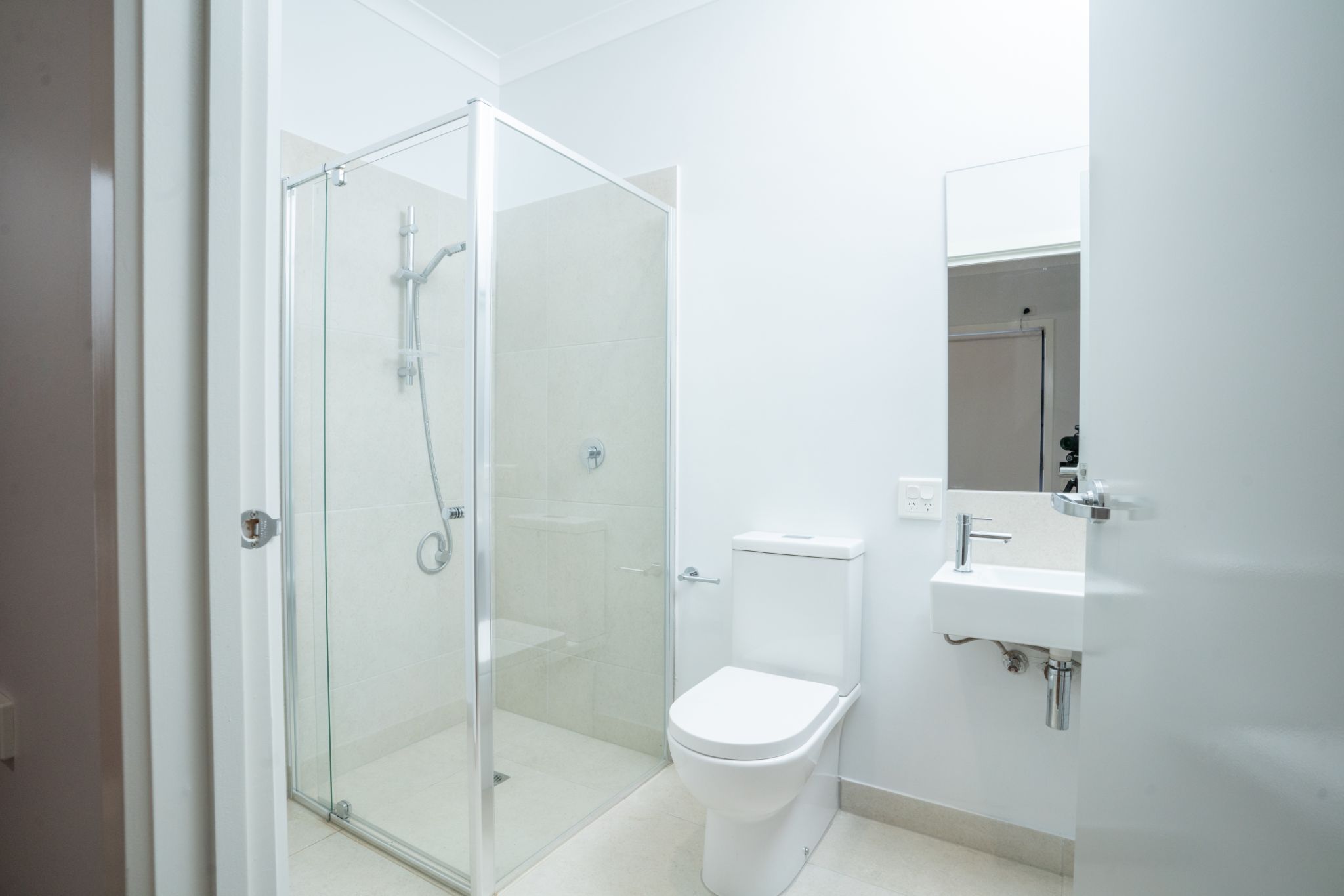 46SelbourneStreet Support Worker Bathroom