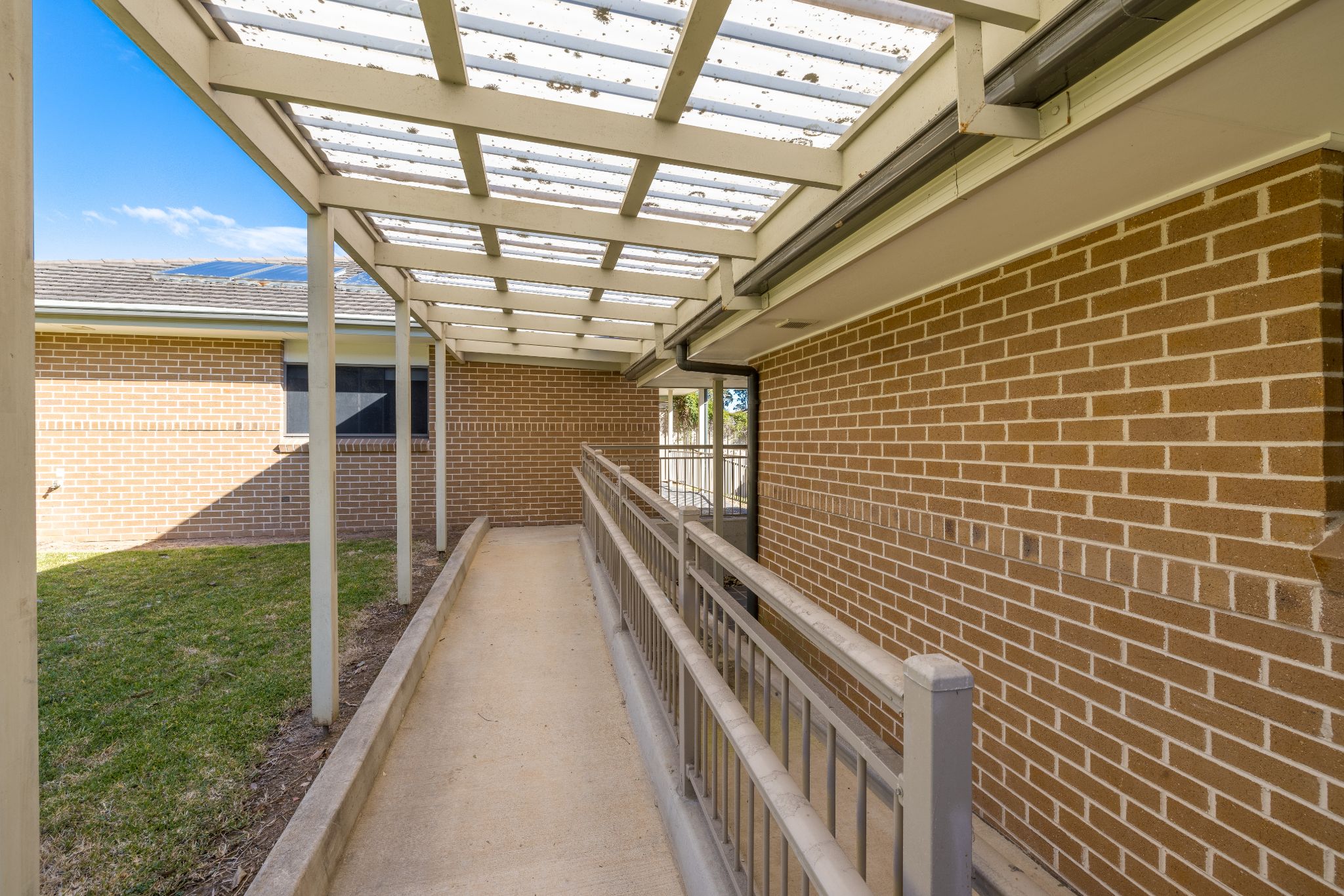 Ryde 0335 Ramp to unit2