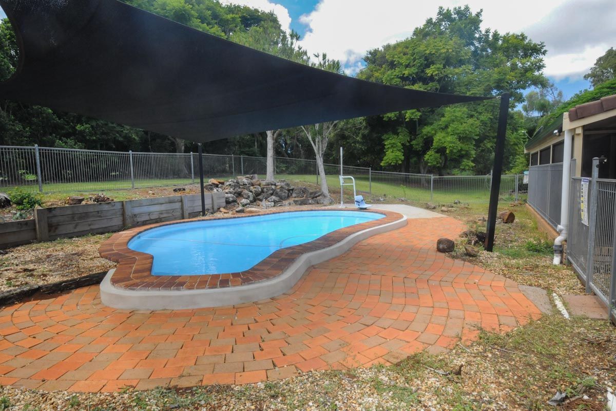 Summerhill pool Web1200x800