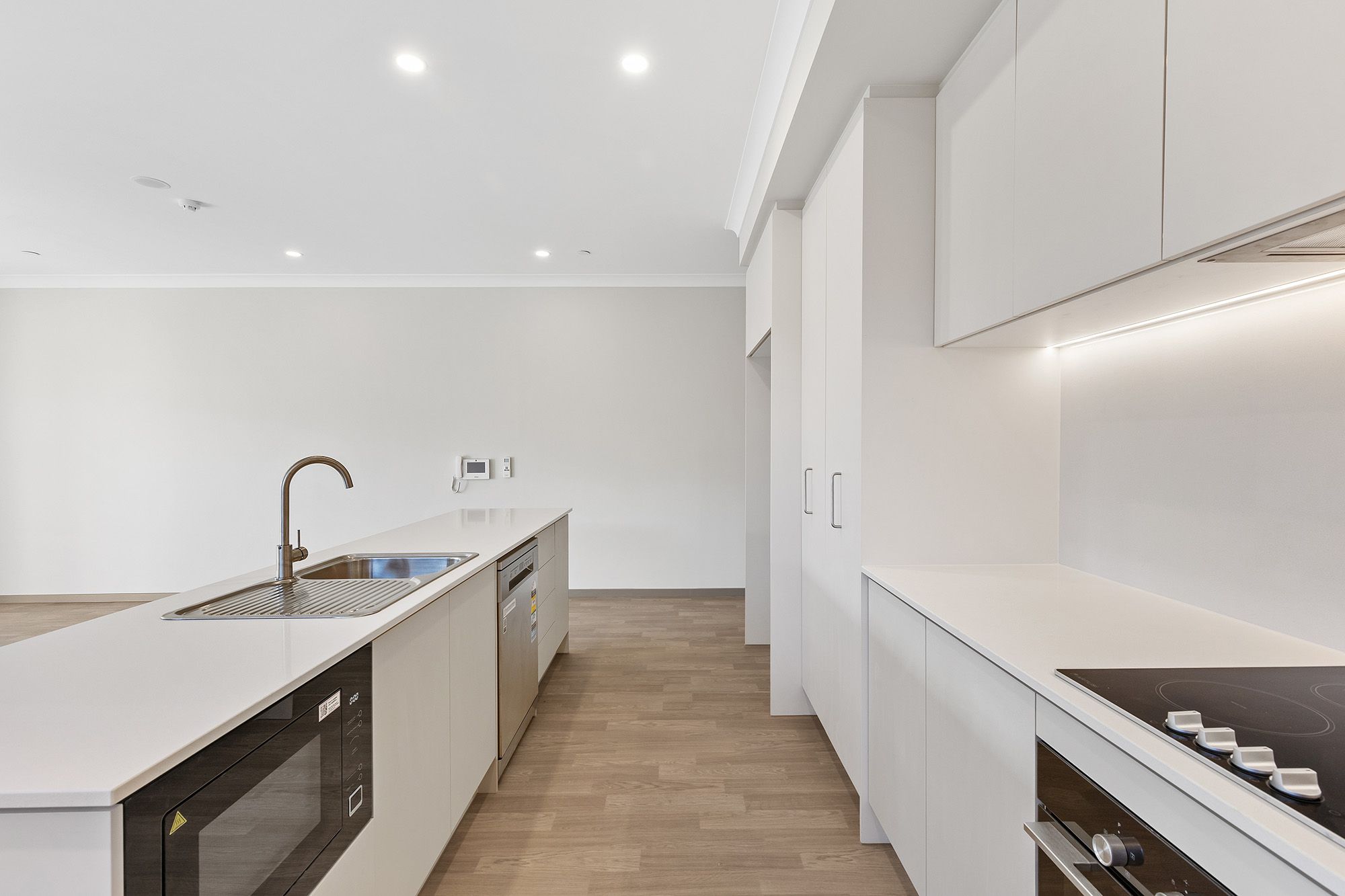 Houston   Kitchen 1 LR No Logo