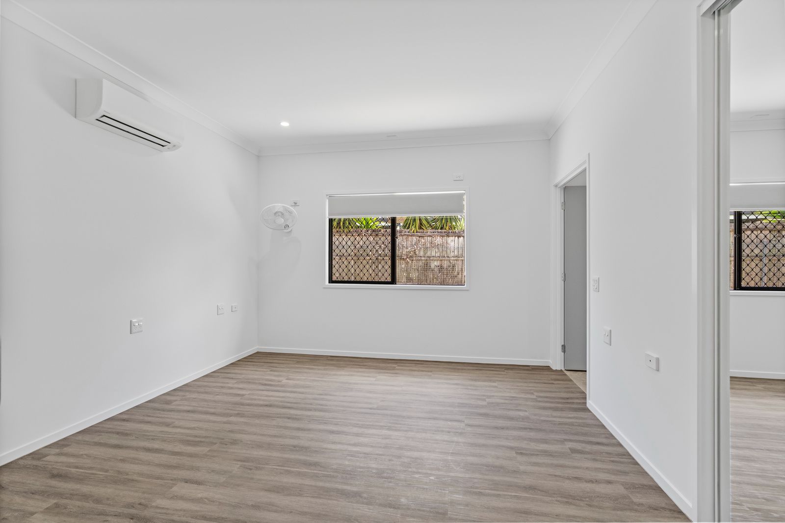 005 Open2view_ID988603-492_Zillmere_Road
