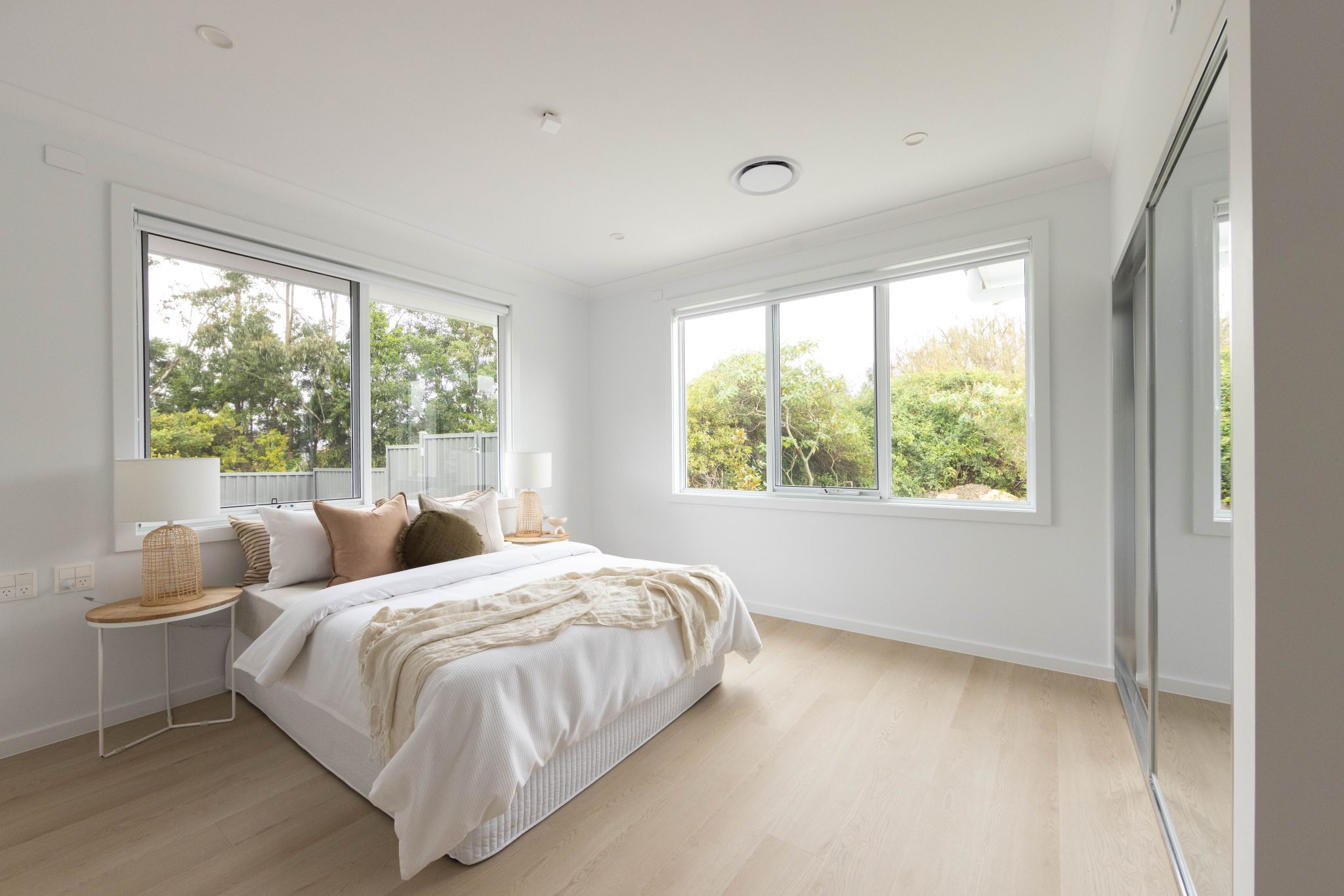 SOL017 iNSiTU-Housing80