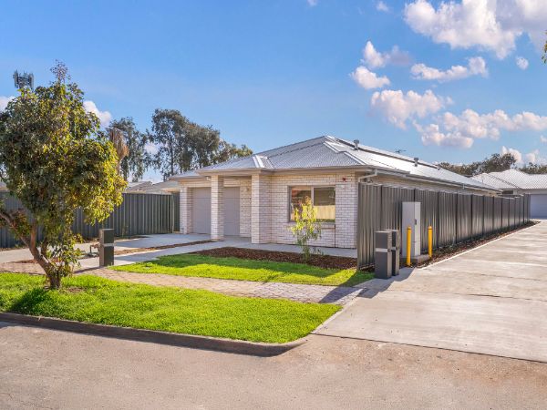 Fleet   Facade and Driveway HR No Logo