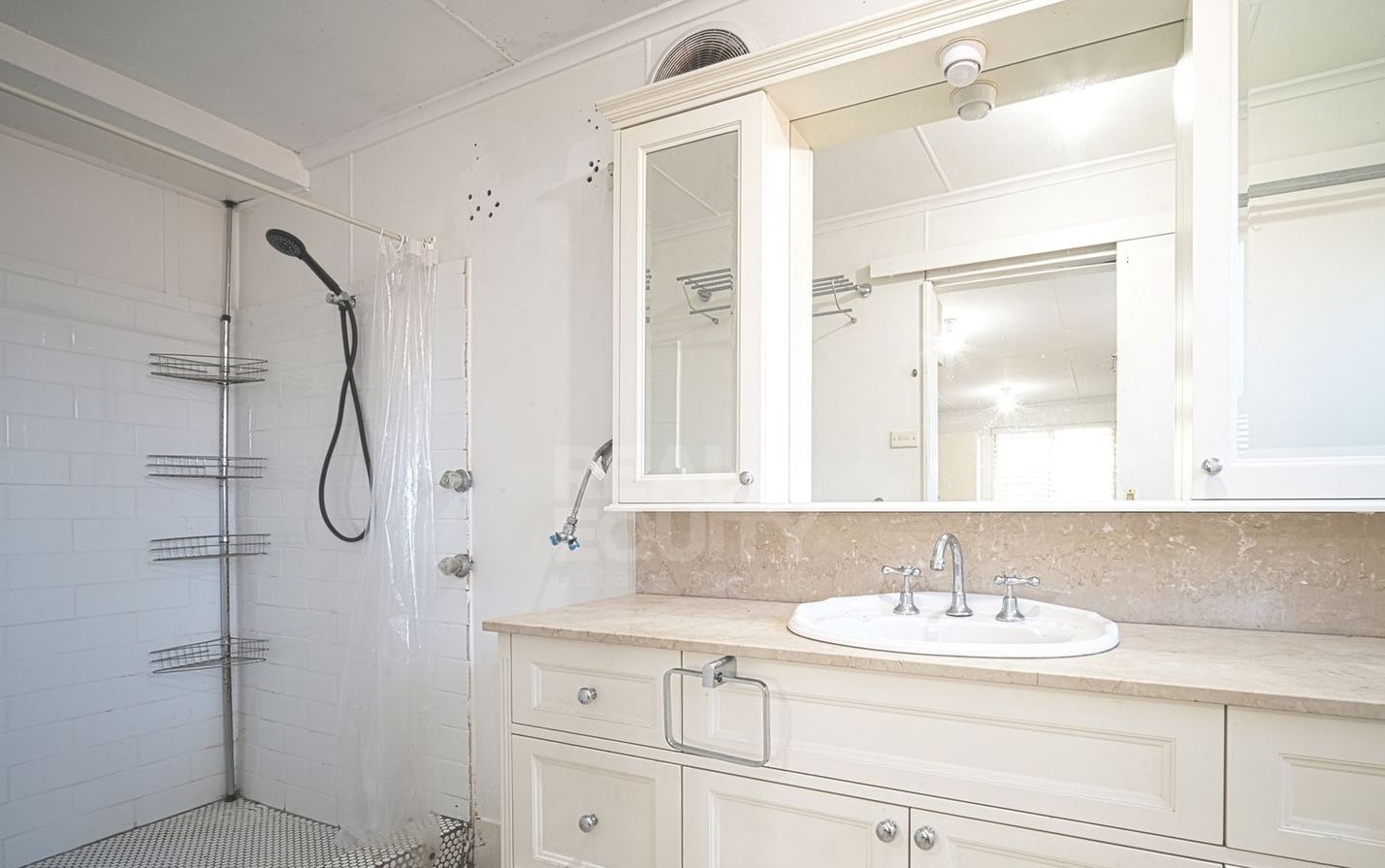 15852071 13_1_220426_041247-w1920-h1440