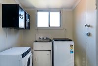 12 SIL016_LR_merewether_unit1_shared laundry