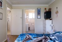 17 SIL016_LR_merewether_unit5_bedroom