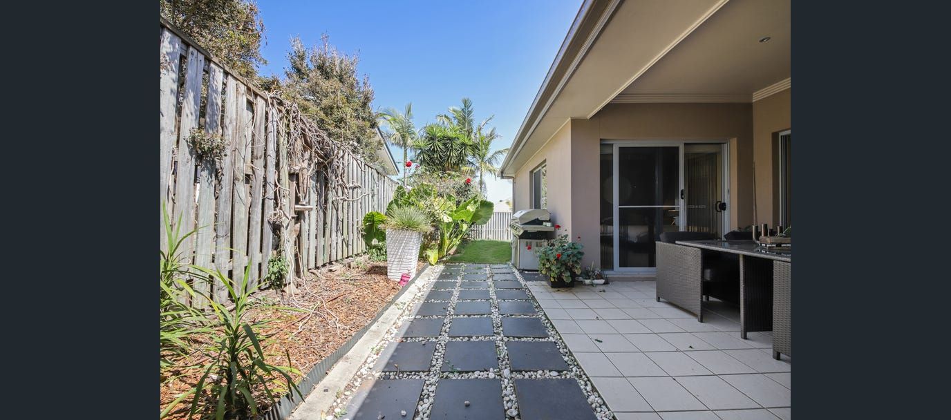 Coomera Al fresco  2)