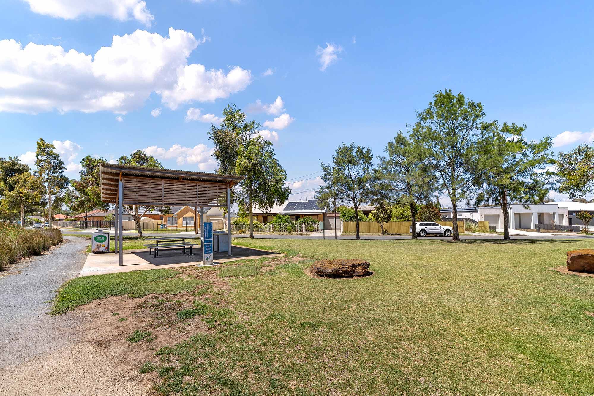 Royal Park   Cooke Reserve LR No Logo