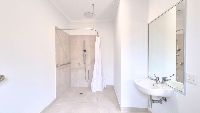 Trood Ensuite 1