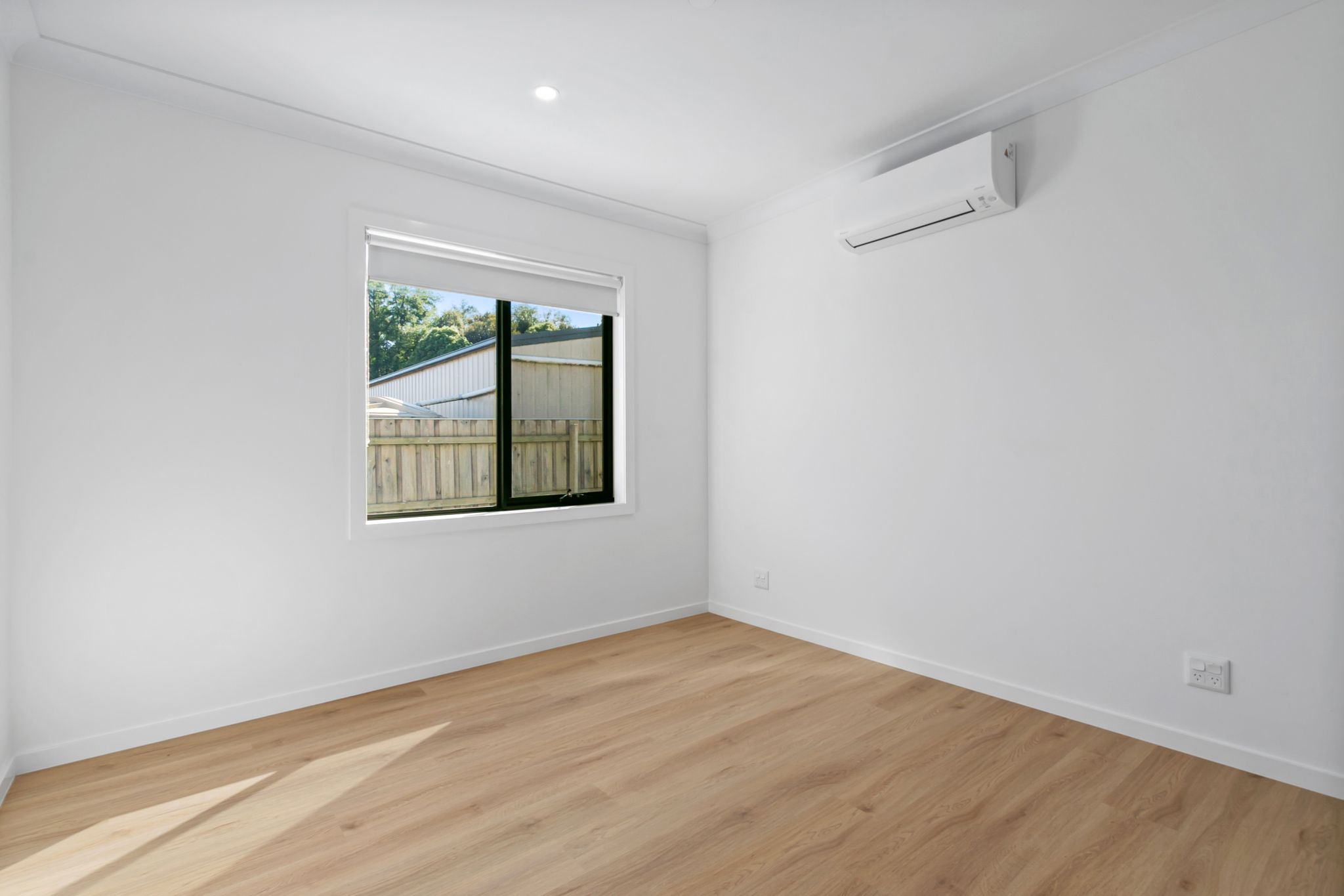 008 Open2view_ID911198-11_Saxtons_Drive_-_Moe